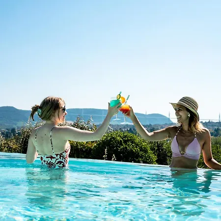 Domaine Saint Esteve 3*