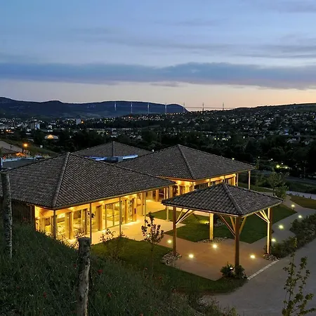 Domaine Saint Esteve فندق
