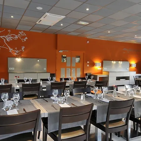 Domaine Saint Esteve 3* مييو