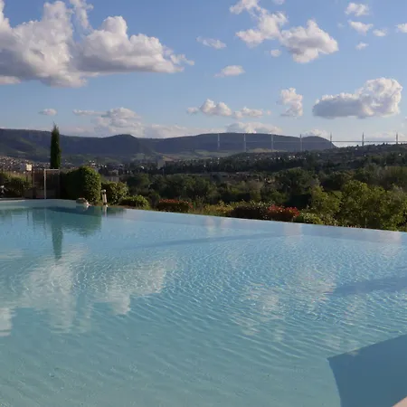 Domaine Saint Esteve 3*